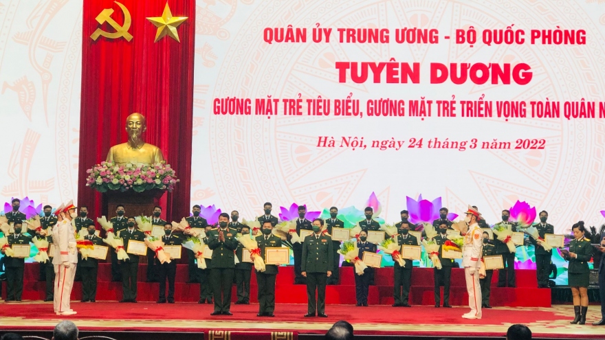 Tuyên dương 10 gương mặt trẻ tiêu biểu trong quân đội năm 2021